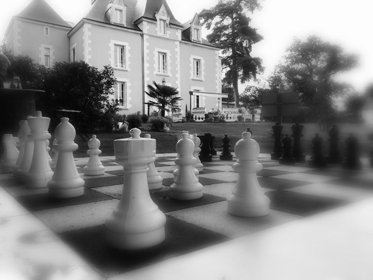 Le Petit Château des Cedres Mouchamps Exterior foto