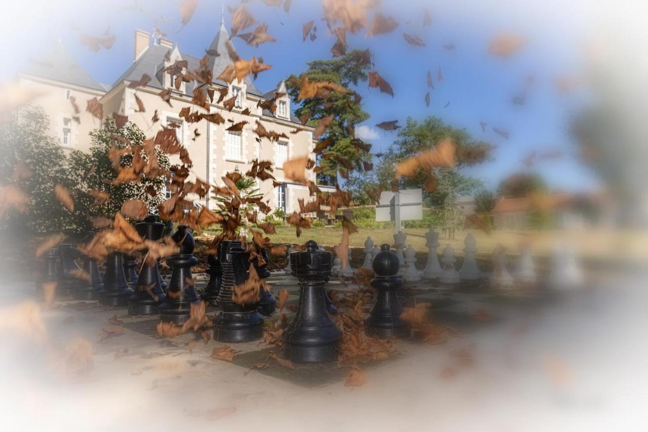 Le Petit Château des Cedres Mouchamps Exterior foto