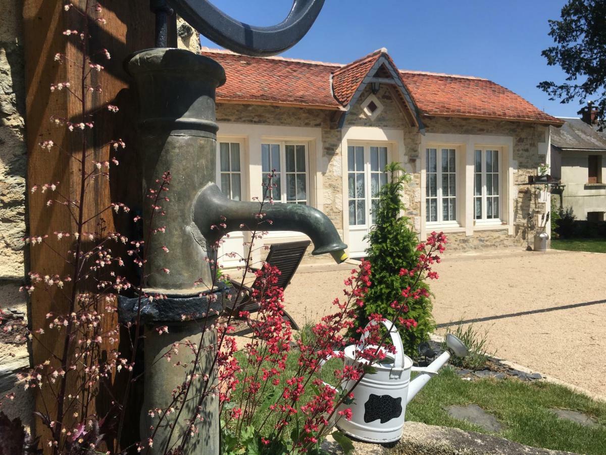 Le Petit Château des Cedres Mouchamps Exterior foto